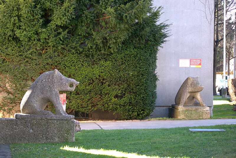 File:Canavesegasse 9-15 Wildschweine.jpg