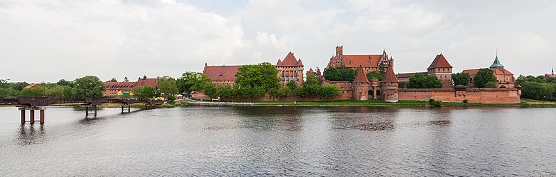 File:Castillo de Malbork, Polonia, 2013-05-19, DD 56.jpg