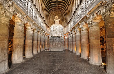 Les coves d'Ajanta són 30 monuments budistes excavats en coves, construïts sota els vakatakass