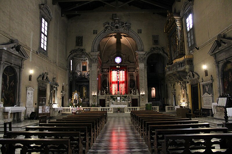 File:Chiesa di Santa Maria del Carmine (Pisa), interno 02.jpg