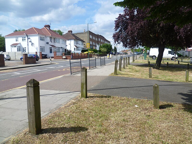 File:Church Lane, Kingsbury - geograph.org.uk - 4538847.jpg