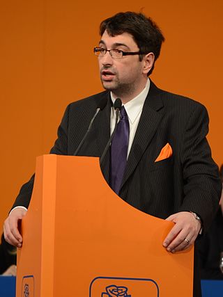 <span class="mw-page-title-main">Sever Voinescu</span> Romanian journalist, political analyst, diplomat and politician