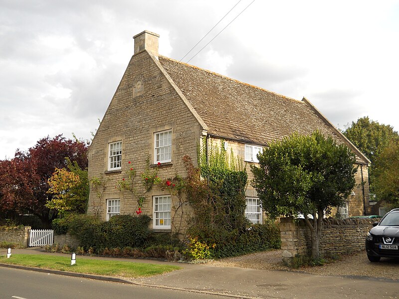 File:Cottage on West Street, Helpston - geograph.org.uk - 4144660.jpg