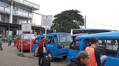 How to get to Stasiun Depok Baru with public transit - About the place