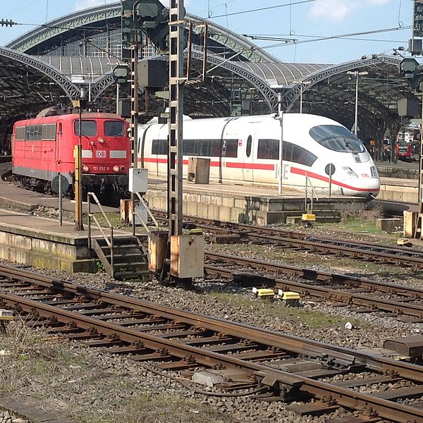 File:Deutsche Bahn - the old and the new (26325525946).jpg