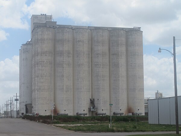 Grain elevator in Dimmitt