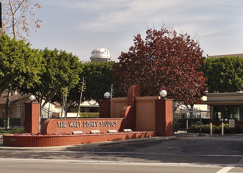 File:Disney studios burbank entrance gate buena vista.jpg