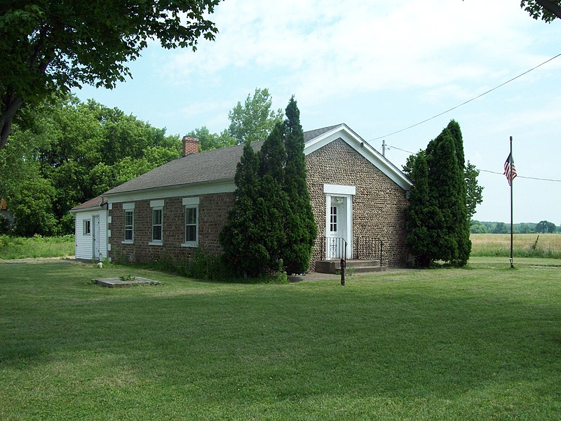 File:District 10 Schoolhouse Jun 09.JPG