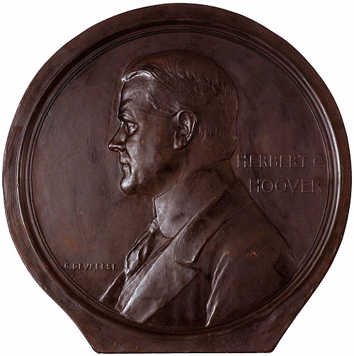 Medal depicting Herbert C. Hoover by Devreese Godefroi