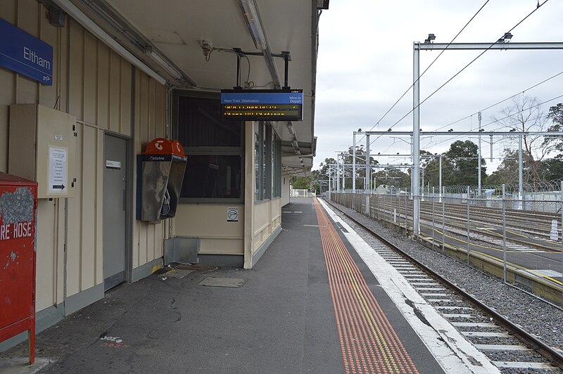 File:Eltham Station.jpg