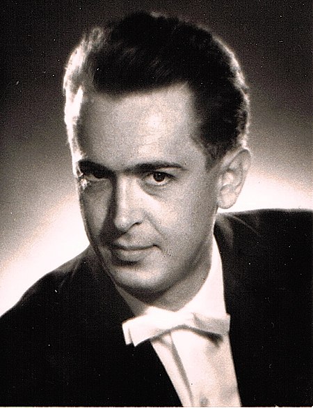 Emil Simon conductor 1.jpg