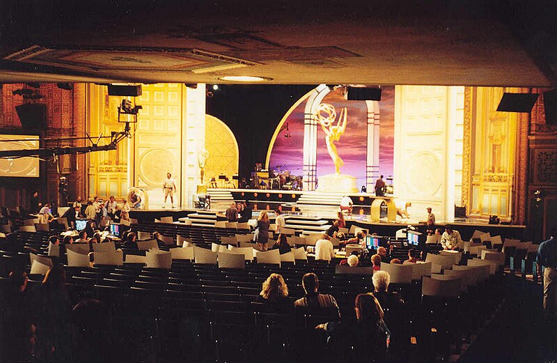 File:Emmy Awards 1997.jpg