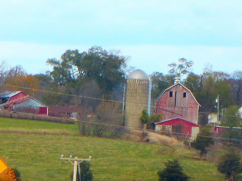 File:Farm North of Dodgeville - panoramio.jpg