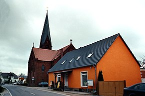 Fehrow (Schmogrow-Fehrow), die Dorfkirche.jpg