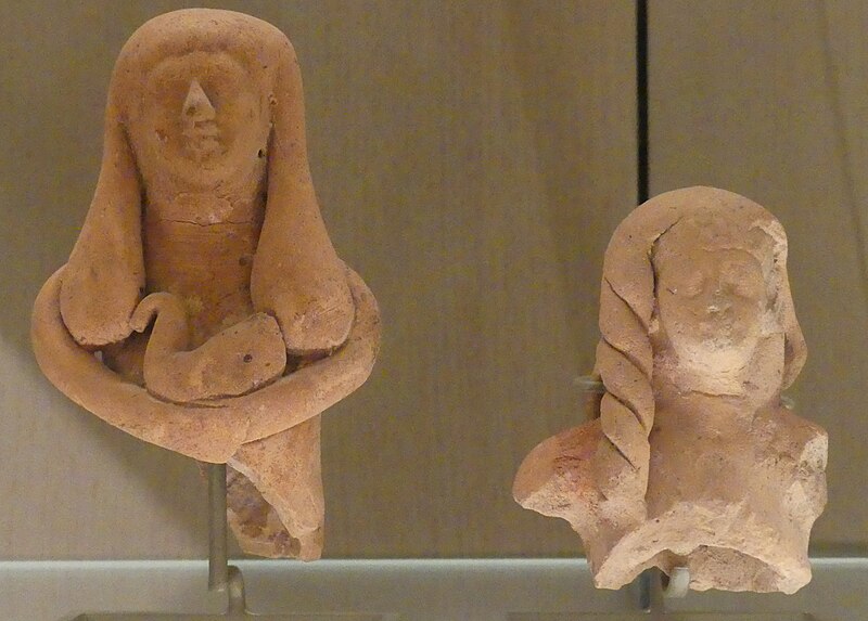 File:FemaleFigurines-Tyre-IronAge-II NationalMuseumOfBeirut 06102019.jpg