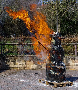 Burning “Regina“ at the Winter Burn Resistant of the Leistadt kindergarten