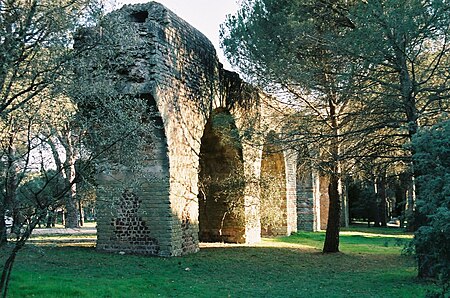 Frejus aqueduc arches