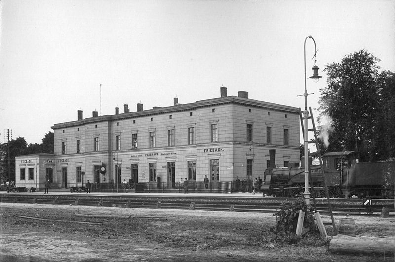 File:Friesack, Bahnhof, ca. 1900.jpg