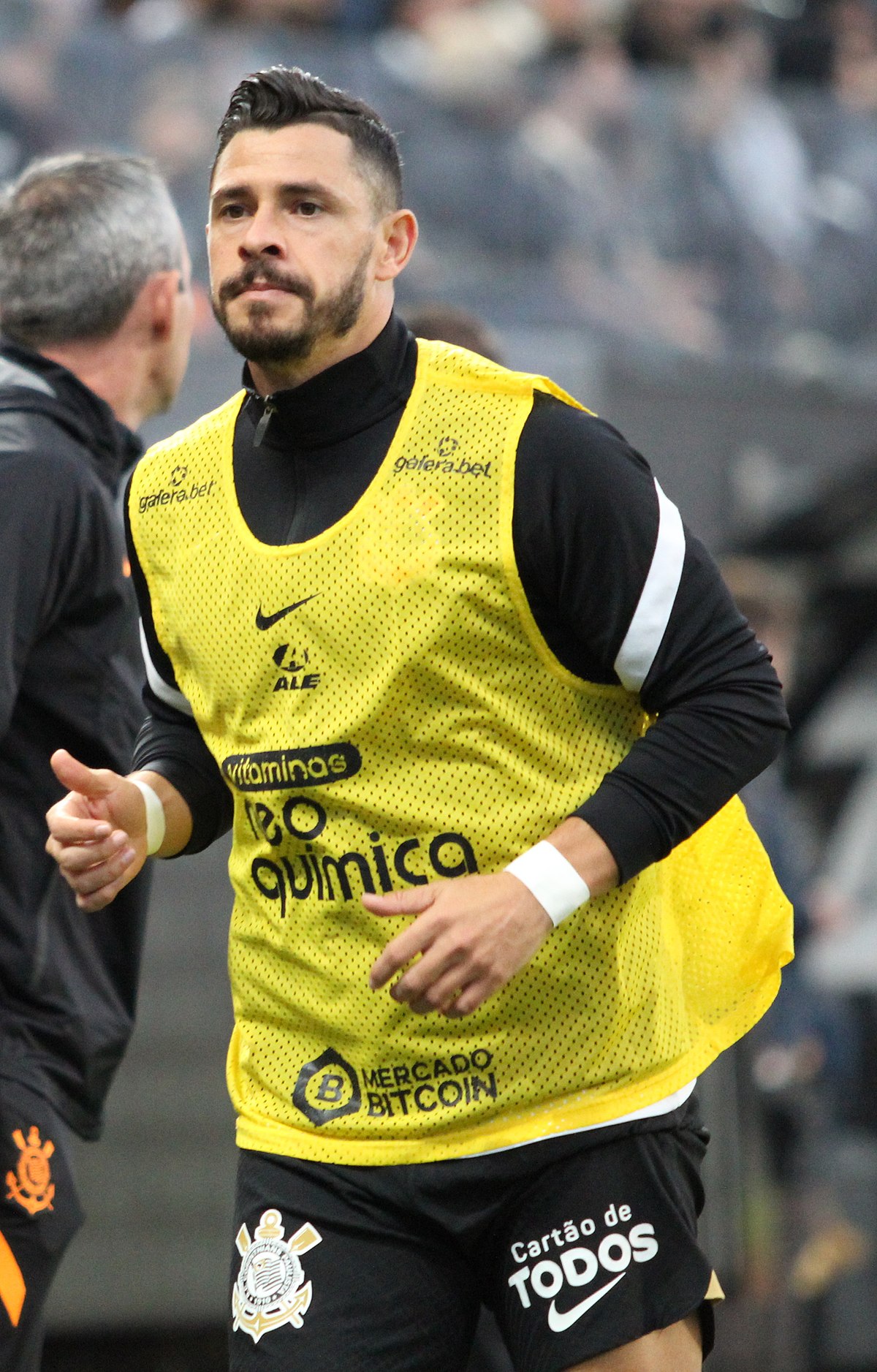 Alex faz três em vitória de virada do Fener no clássico diante do Besiktas