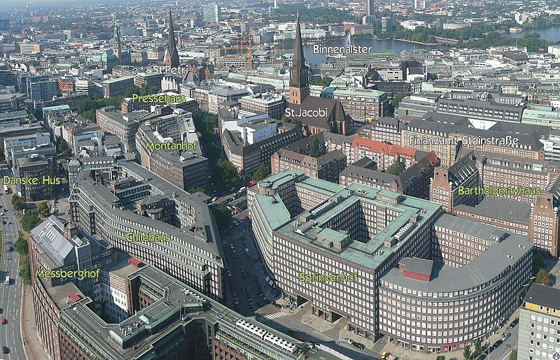 File:Hamburg.Skylift.Kontorhausviertel.Legende.wmt.jpg