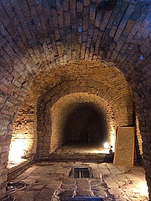 Inside the Lei Cheng Uk Han Tomb of Hong Kong, dated to the Eastern Han dynasty (25-220 AD). Han Tomb at Lei Cheng Uk.jpg