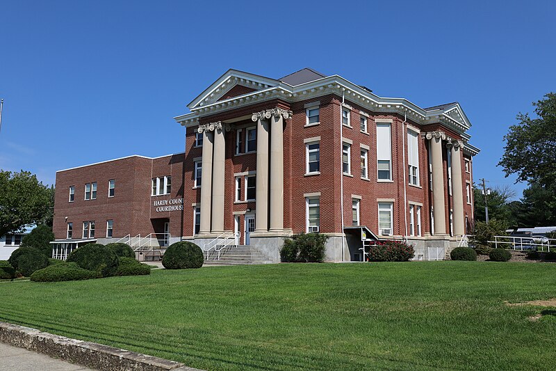 File:Hardy County Courthouse 2020a.jpg
