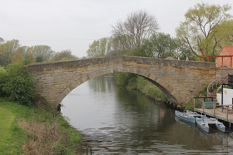 File:Haxey Gate Bridge - geograph.org.uk - 3941993.jpg