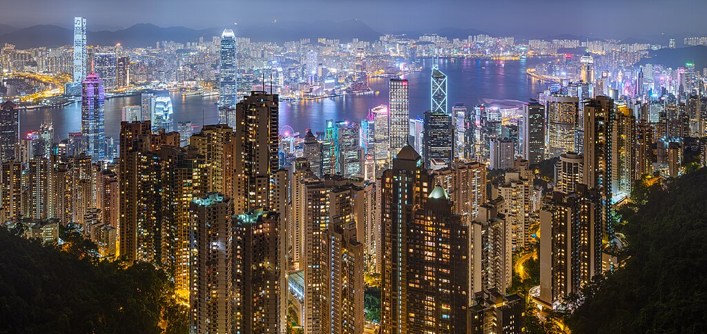 1024px-Hong_Kong_Harbour_Night_2019-06-11.jpg (1024×484)