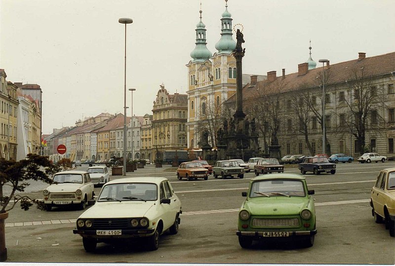 File:Hradec Králové Czechoslovakia Feb 1992 (3751434603).jpg