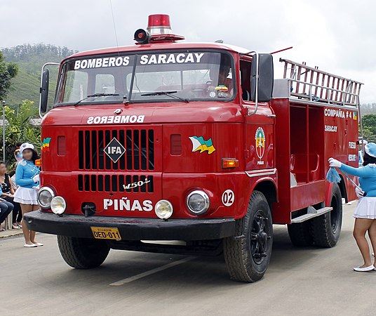 Ecuadorean fire engine on parade