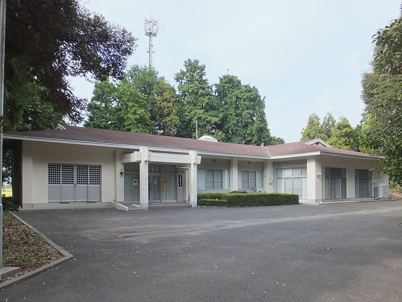 File:Ina Meeting Place, in Toyokawa (2012.10.06).jpg