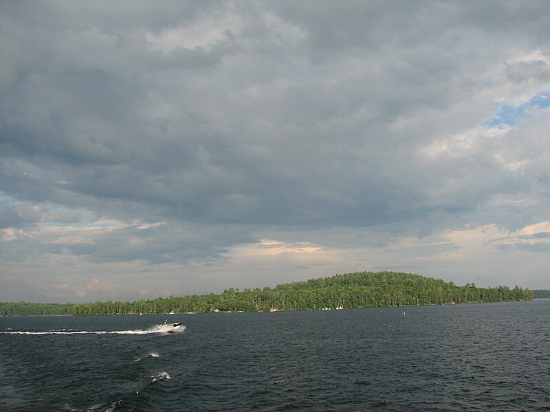 File:Islands lake Winnipesaukee New Hampshire.jpg