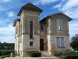 Das Rathaus in Isle-Saint-Georges