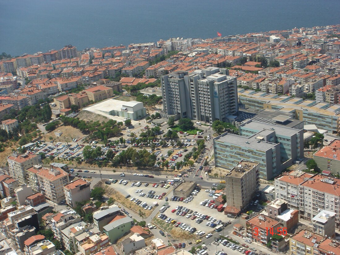 File:Izmir atatürk eğitim ve araştırma hastanesi - panoramio.jpg