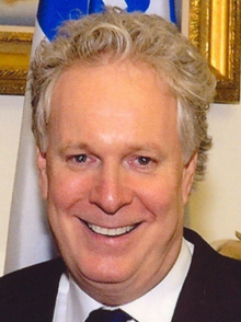 Jean Charest de face (Novembre 2010).png