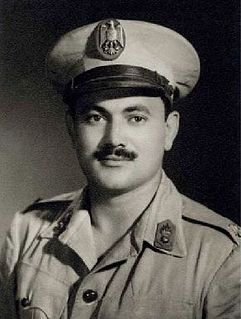 Kamal el-Din Hussein Egyptian military officer and politician (1921–1999)