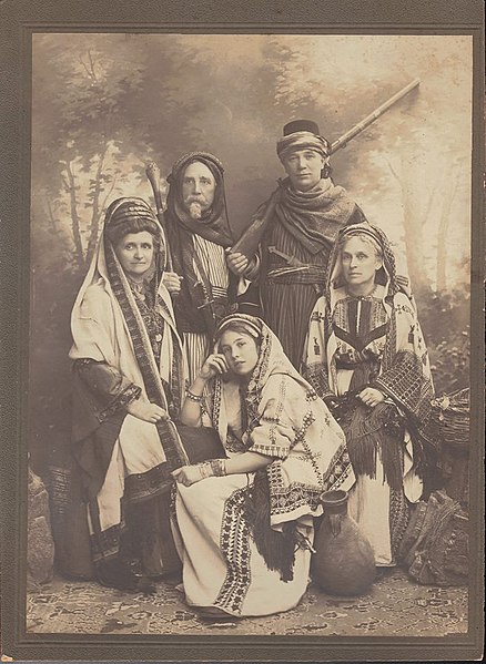 File:Khalil Raad, Studio portrait of five tourists in Middle Eastern clothing.jpg