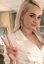 Kim Petras üçün miniatür