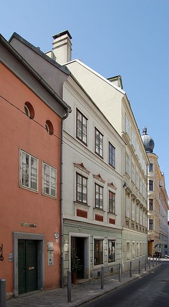 File:Kirchberggasse 27 - Außenfassade I.jpg