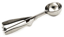 https://upload.wikimedia.org/wikipedia/commons/thumb/a/a4/Kitchen-Scooper-Large.jpg/220px-Kitchen-Scooper-Large.jpg