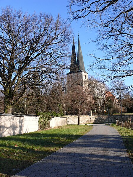 File:Klosterkirche Hadmersleben.JPG