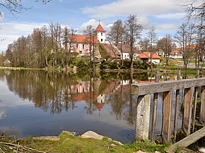 Kostel sv. Filipa a Jakuba v Těchonicích.jpg