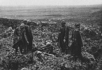 Soldats français aux abords du fort de Thiaumont, le 21 octobre 1916