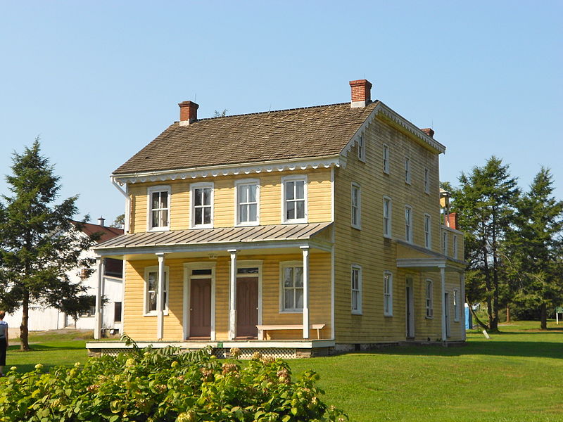 File:Landis Valley m Issac L house.JPG