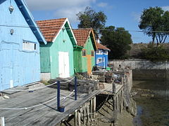 Cabanes multicolores d'ostréiculteurs sur l'île d'Oléron (Charente-Maritime)