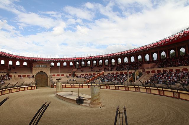 The Roman amphitheatre at the Puy du Fou theme park hosted the team presentation ceremony on 30 June.