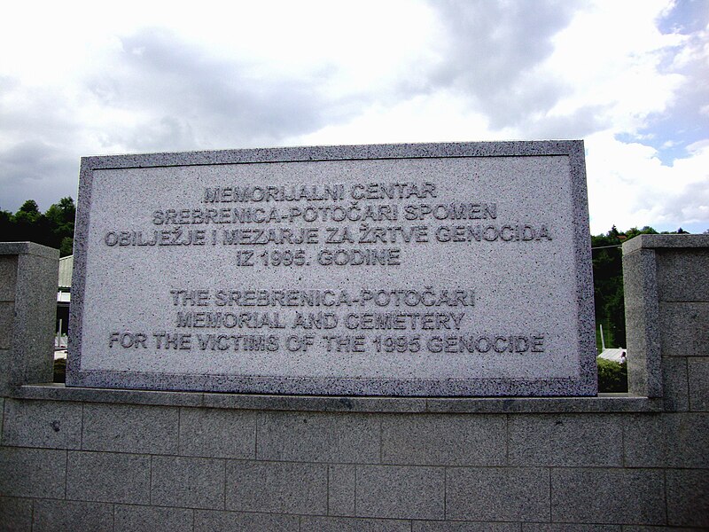 File:Le mémorial de Srebrenica- Potocari.jpg