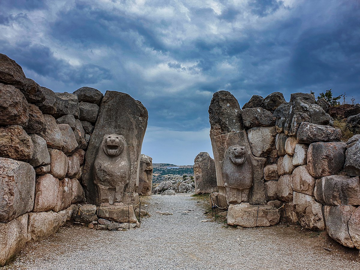 O Portão Do Leão No Sudoeste De Hattusa é Uma Cidade Antiga Localizada  Perto De Bogazale Moderno Na Província Do Coro De Turkeyrsq Foto de Stock -  Imagem de escultura, antigo: 255079008