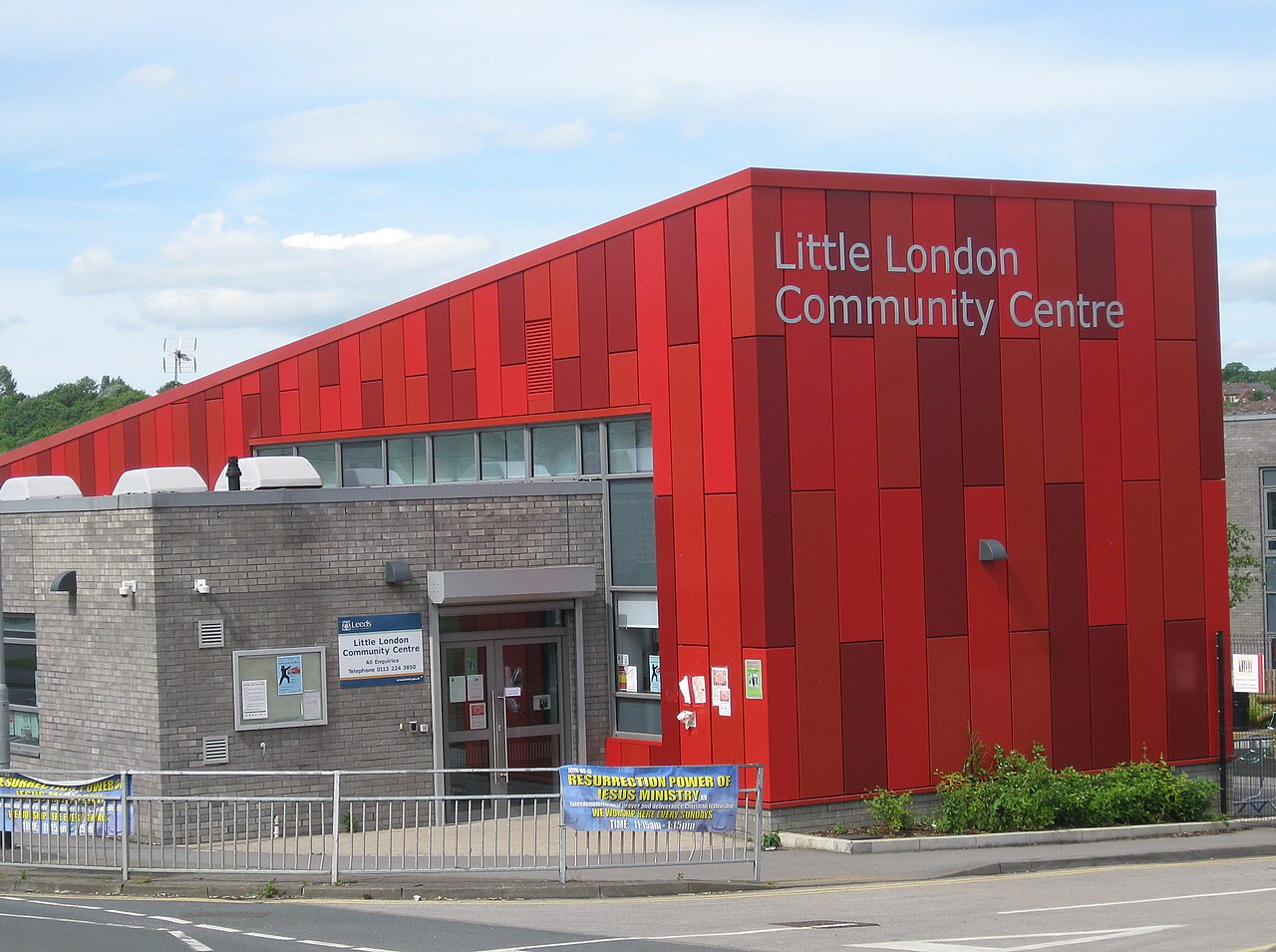 File:Little London Community Centre 23 May 2017.jpg - Wikimedia ...