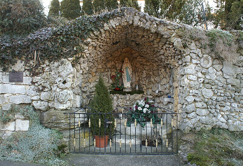 File:Lourdes-Grotte in Treffelhausen.jpg